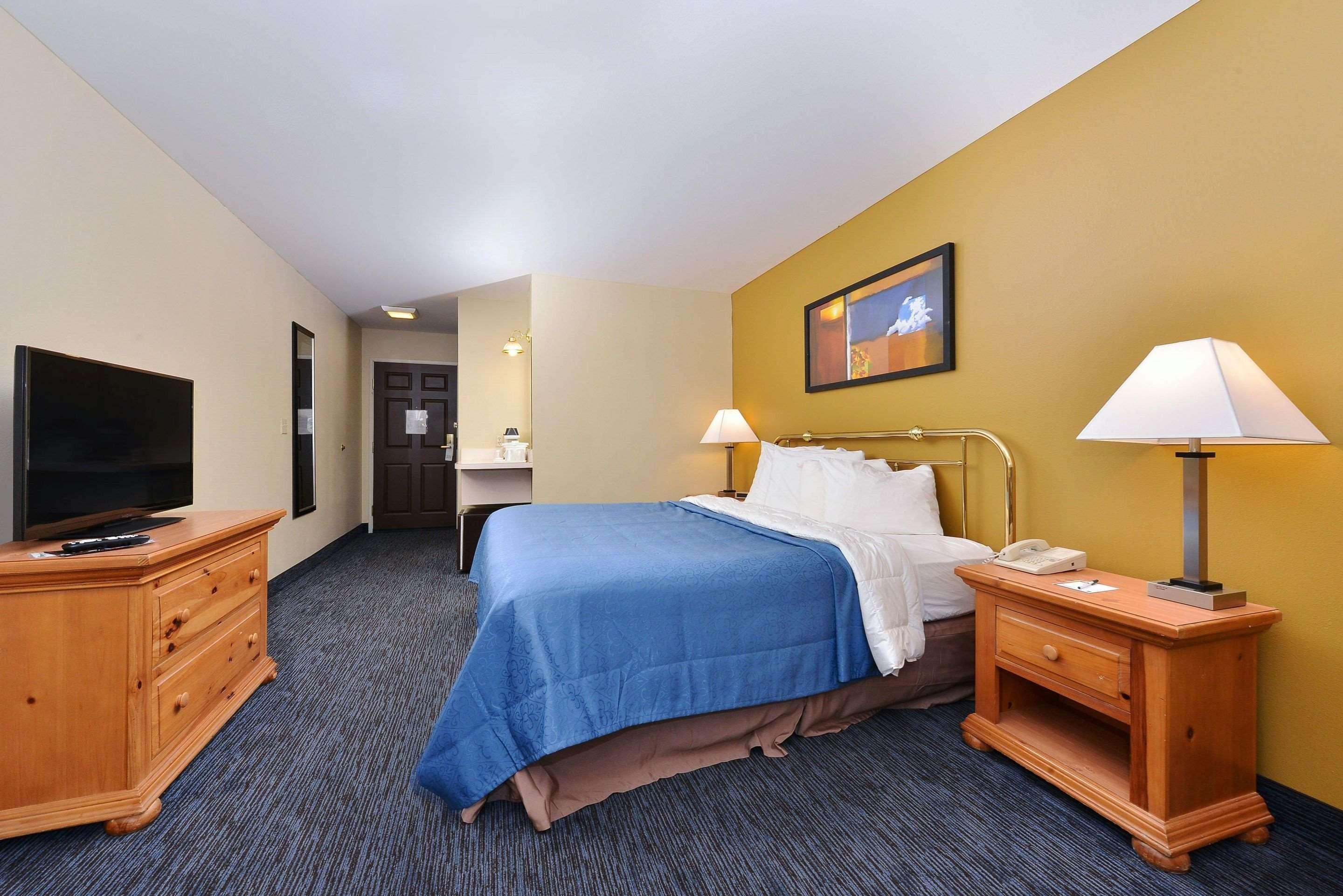 Quality Inn & Suites Shawano Exterior photo