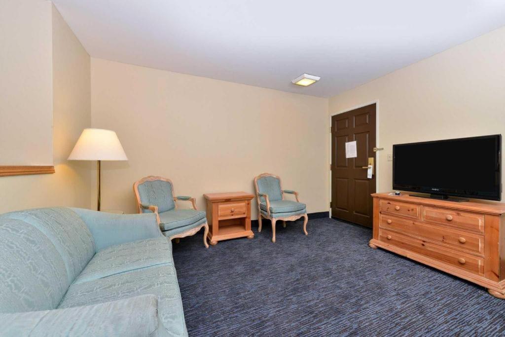 Quality Inn & Suites Shawano Exterior photo